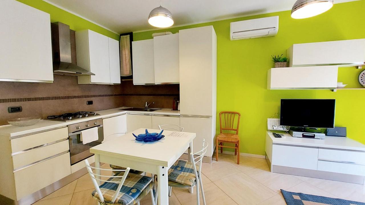 Colors Pool Apartment Bardolino Buitenkant foto